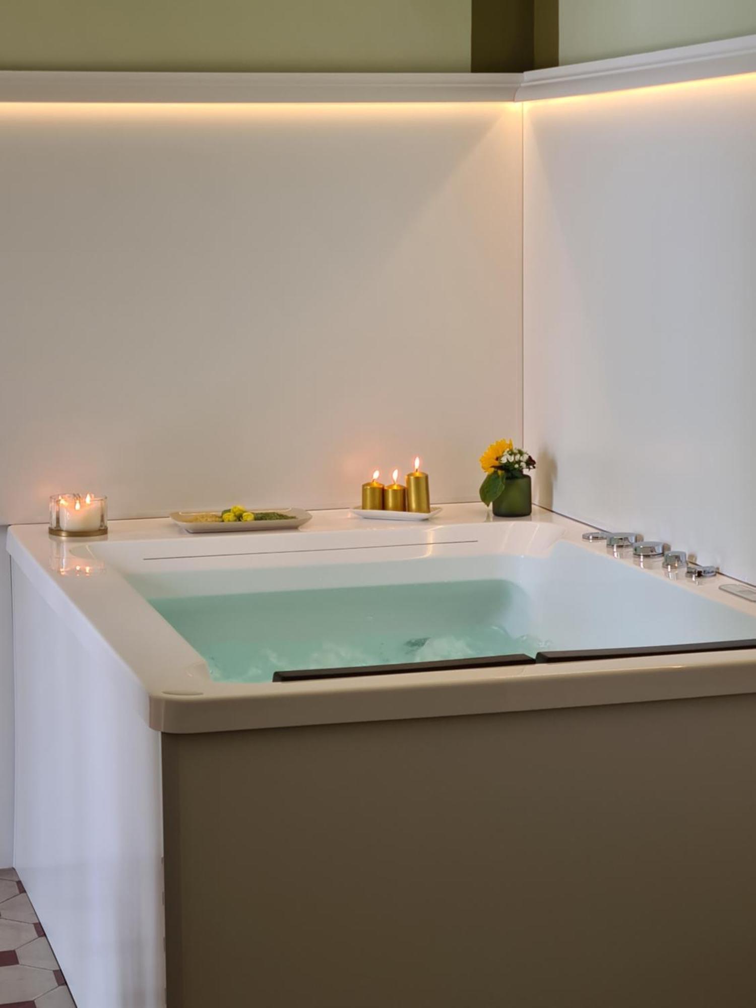 Toscano Palace Luxury Rooms CTA Exterior foto