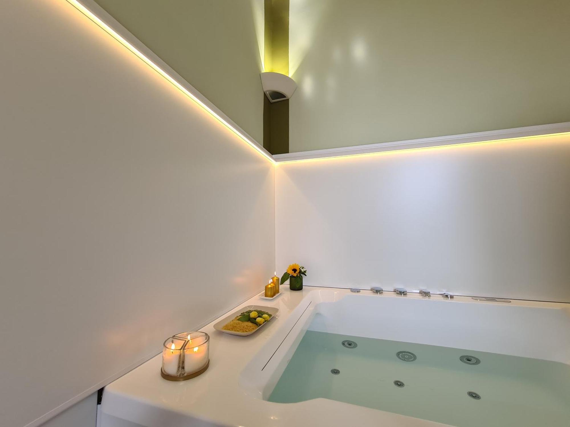 Toscano Palace Luxury Rooms CTA Exterior foto