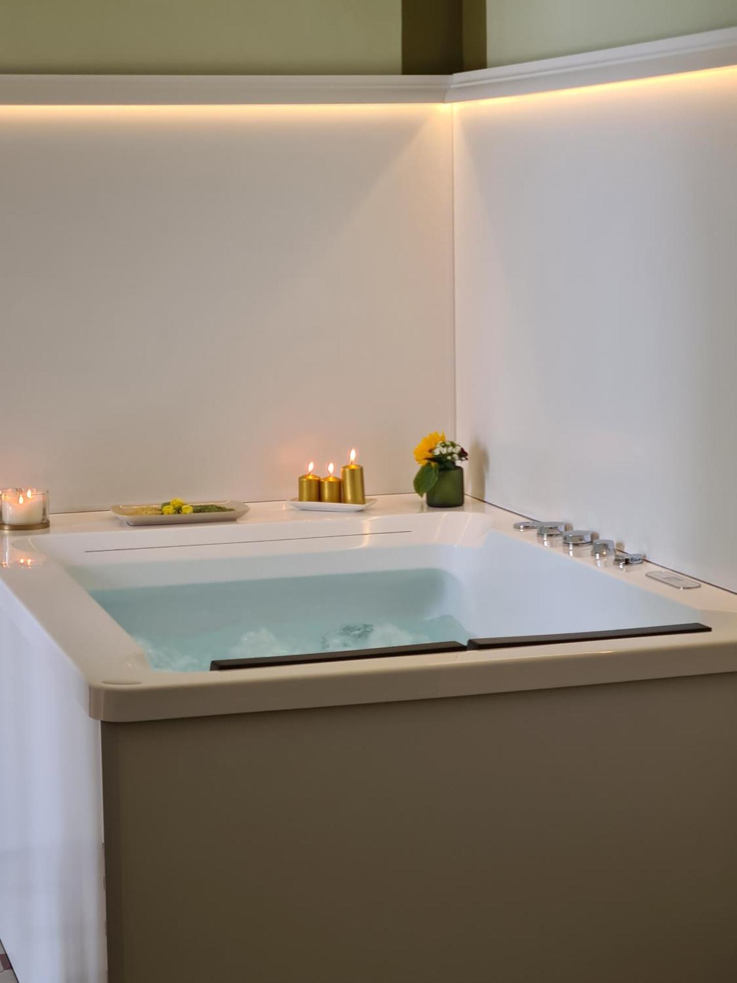 Toscano Palace Luxury Rooms CTA Exterior foto