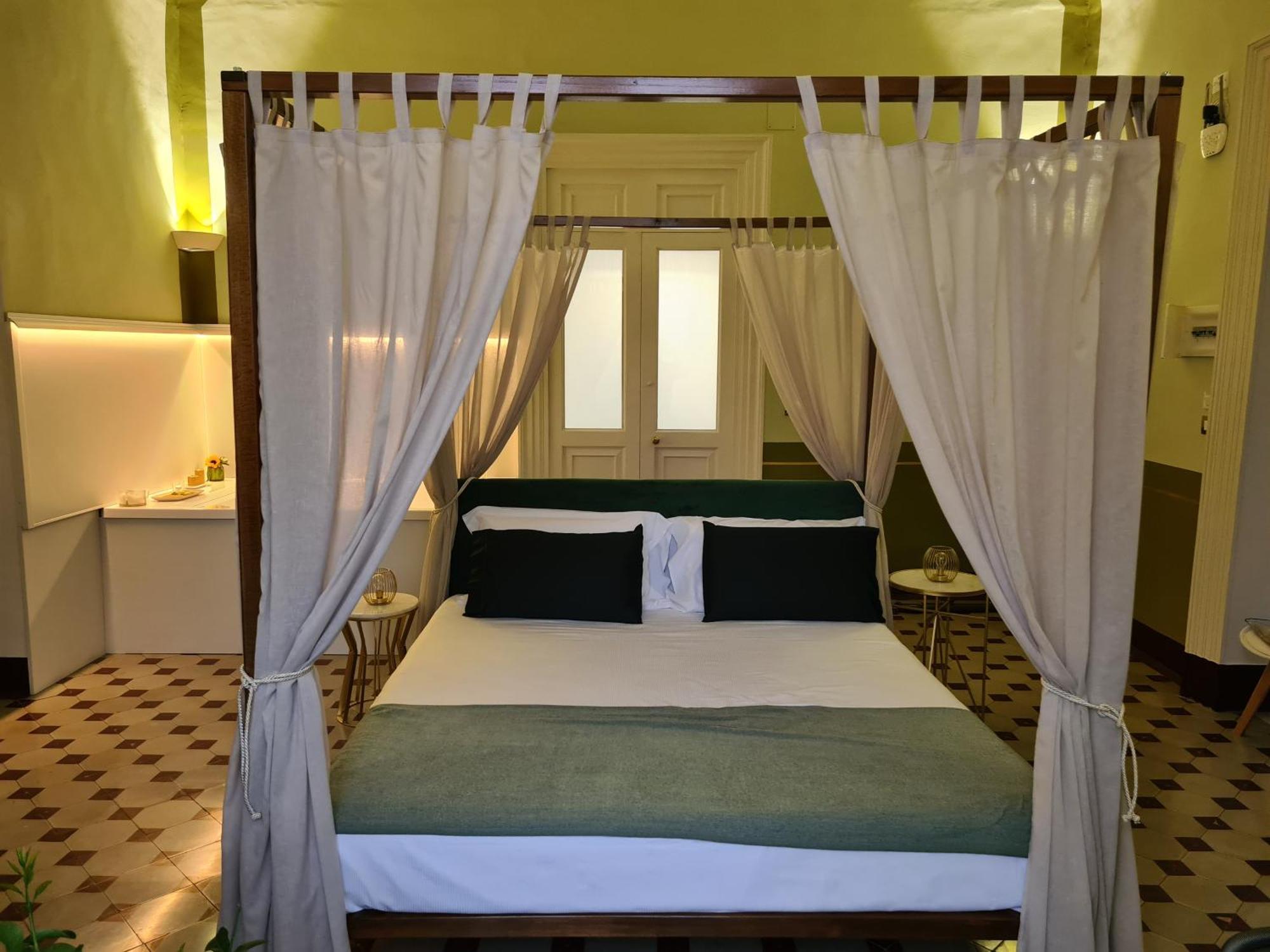 Toscano Palace Luxury Rooms CTA Exterior foto