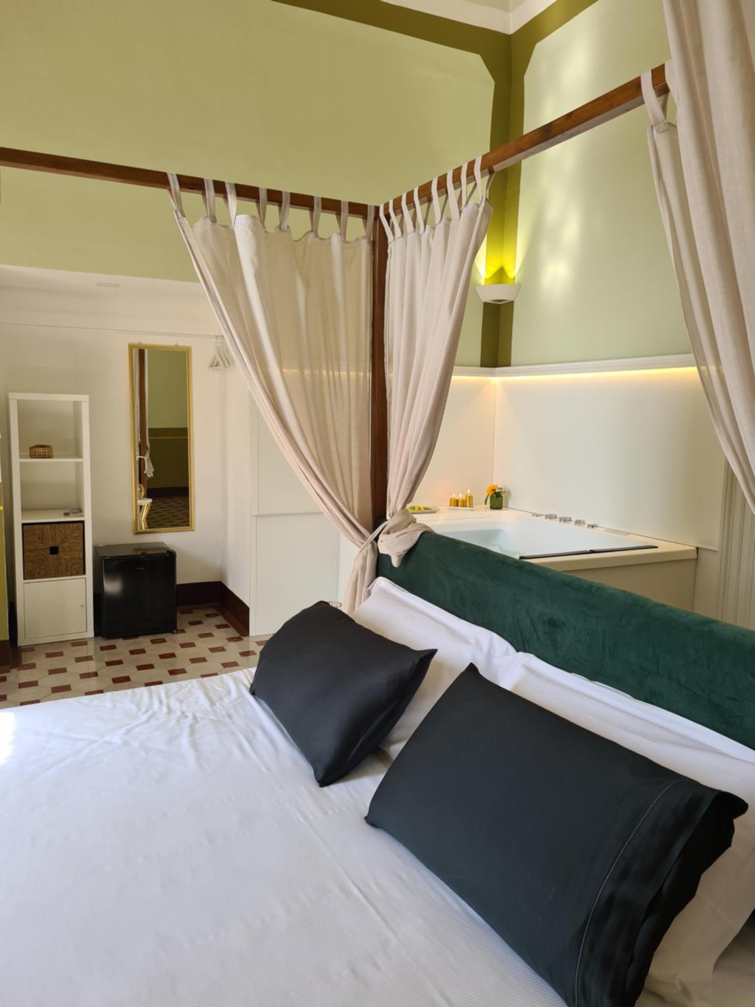 Toscano Palace Luxury Rooms CTA Exterior foto