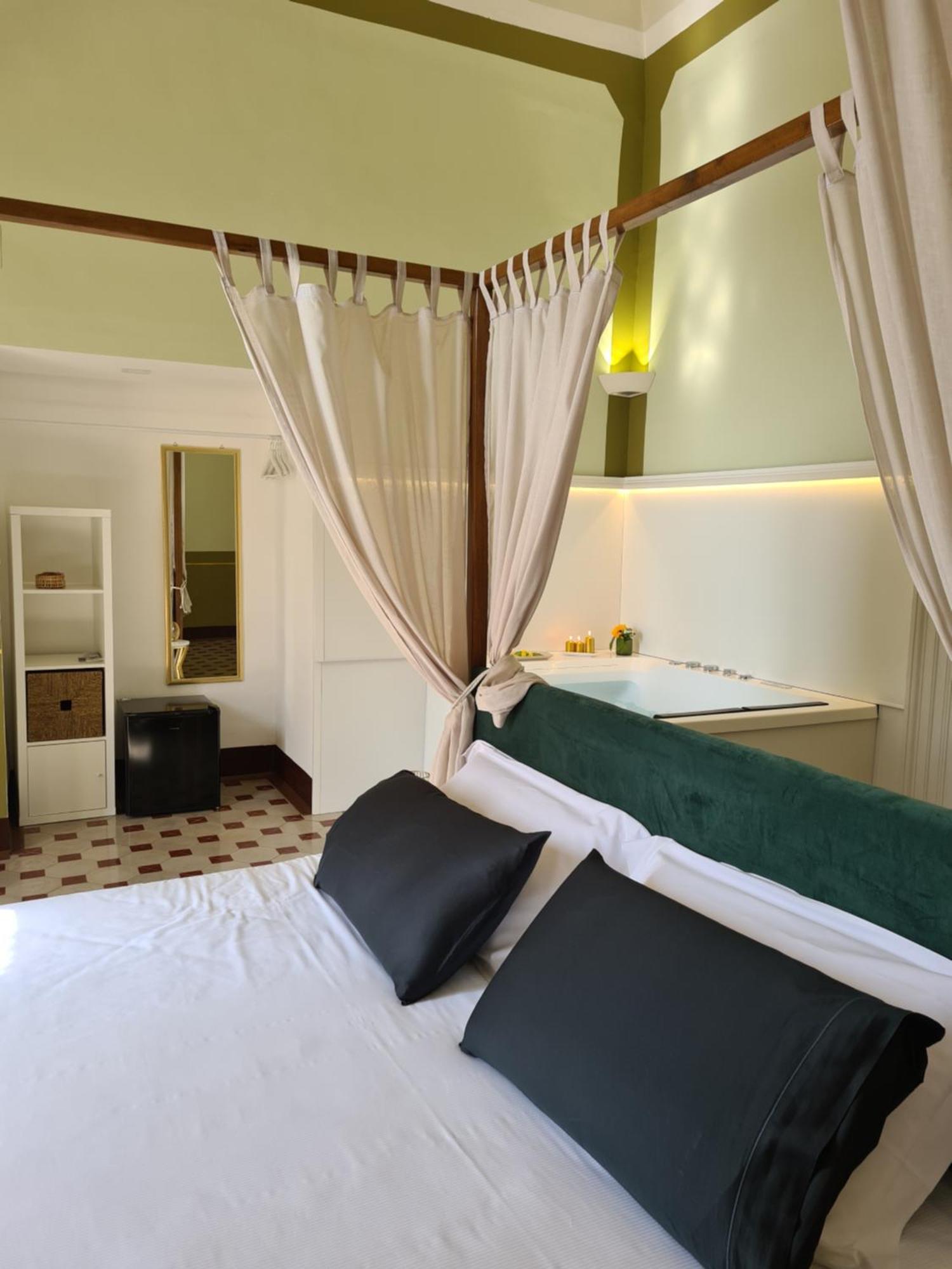 Toscano Palace Luxury Rooms CTA Exterior foto